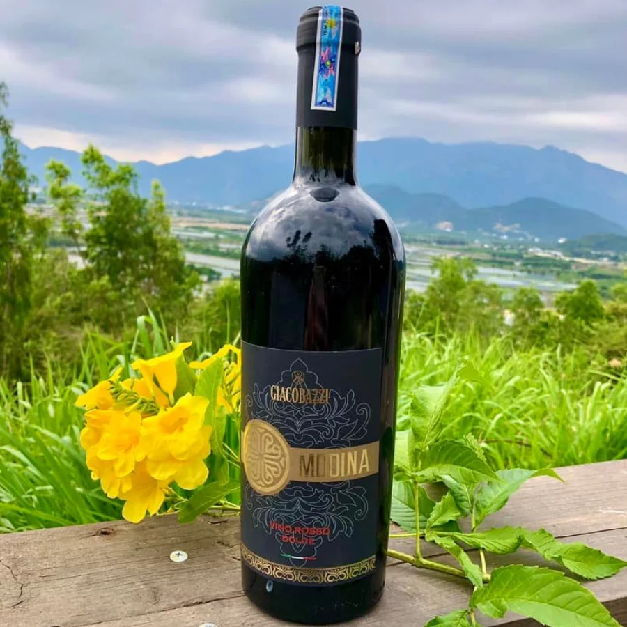 Vang Ý Modina Giacobazzi Vino Rosso Dolce 10,5%