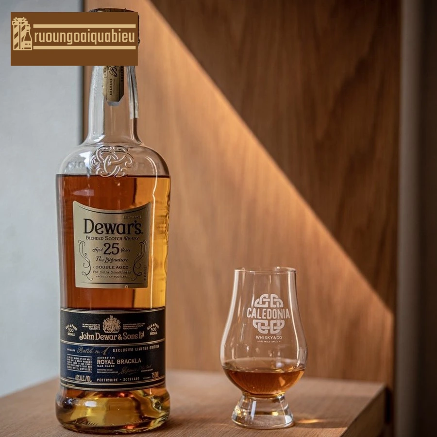 Giới thiệu về rượu Dewar's 25